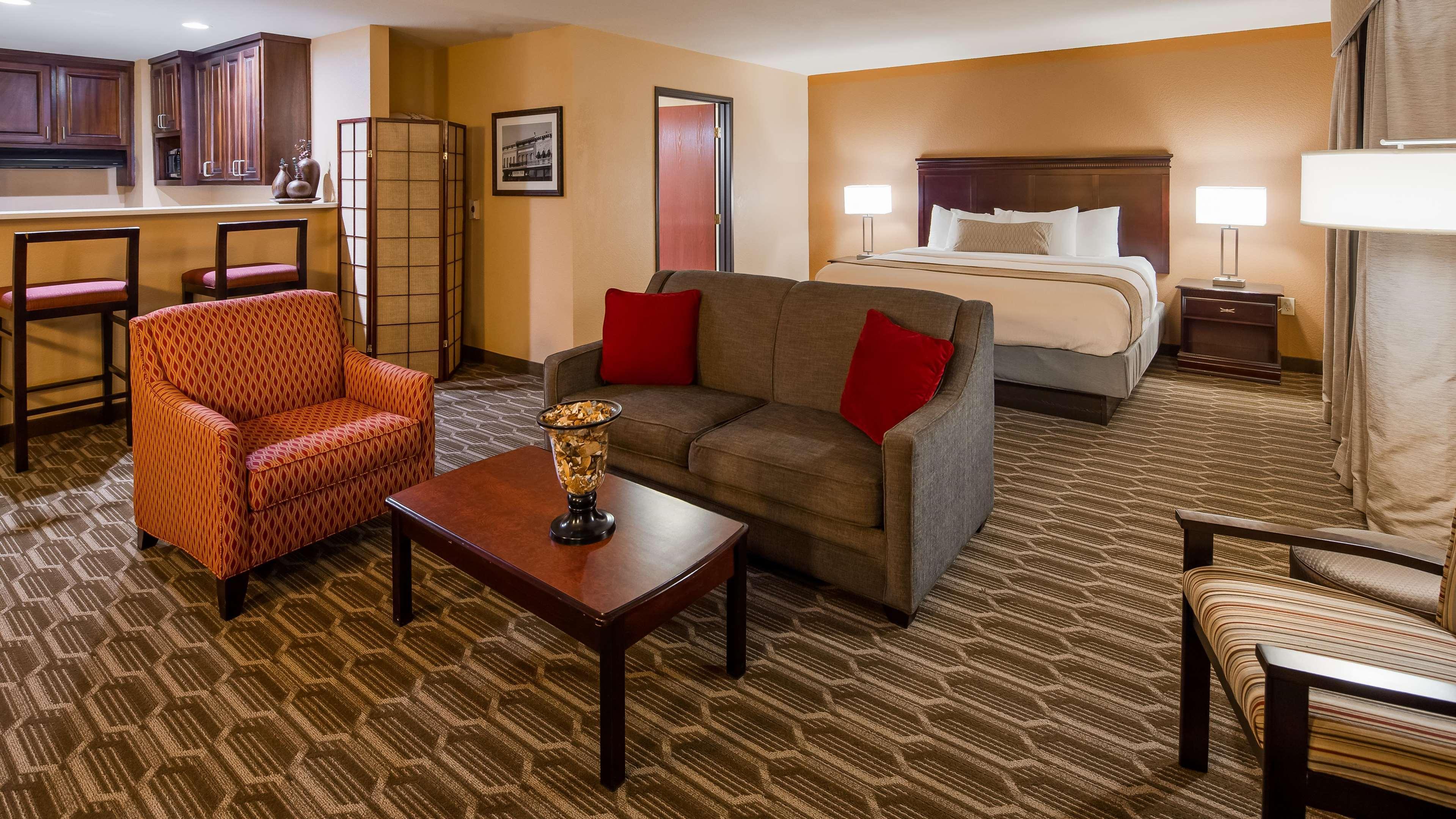 Best Western Granbury Inn And Suites Екстериор снимка