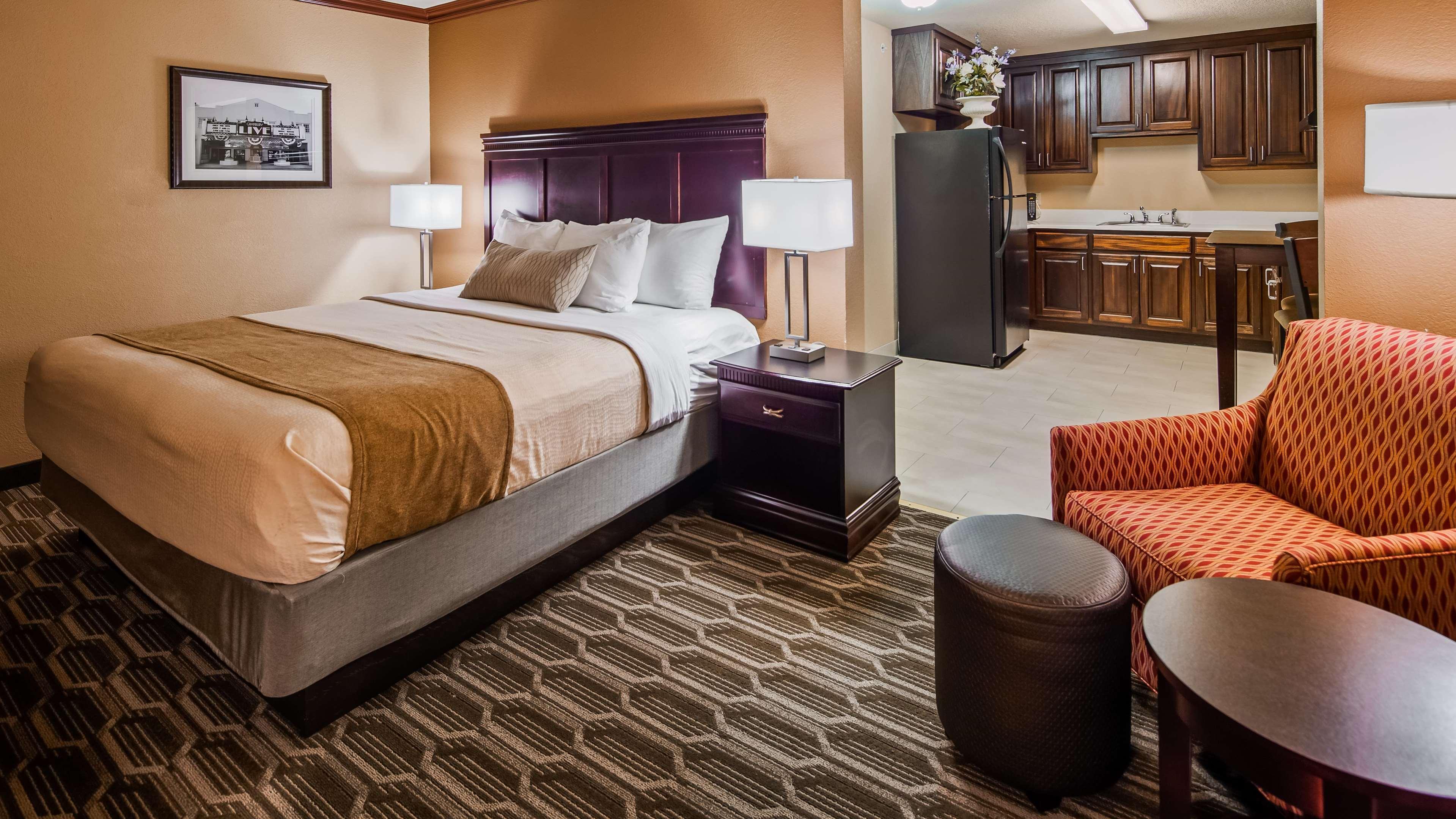 Best Western Granbury Inn And Suites Екстериор снимка
