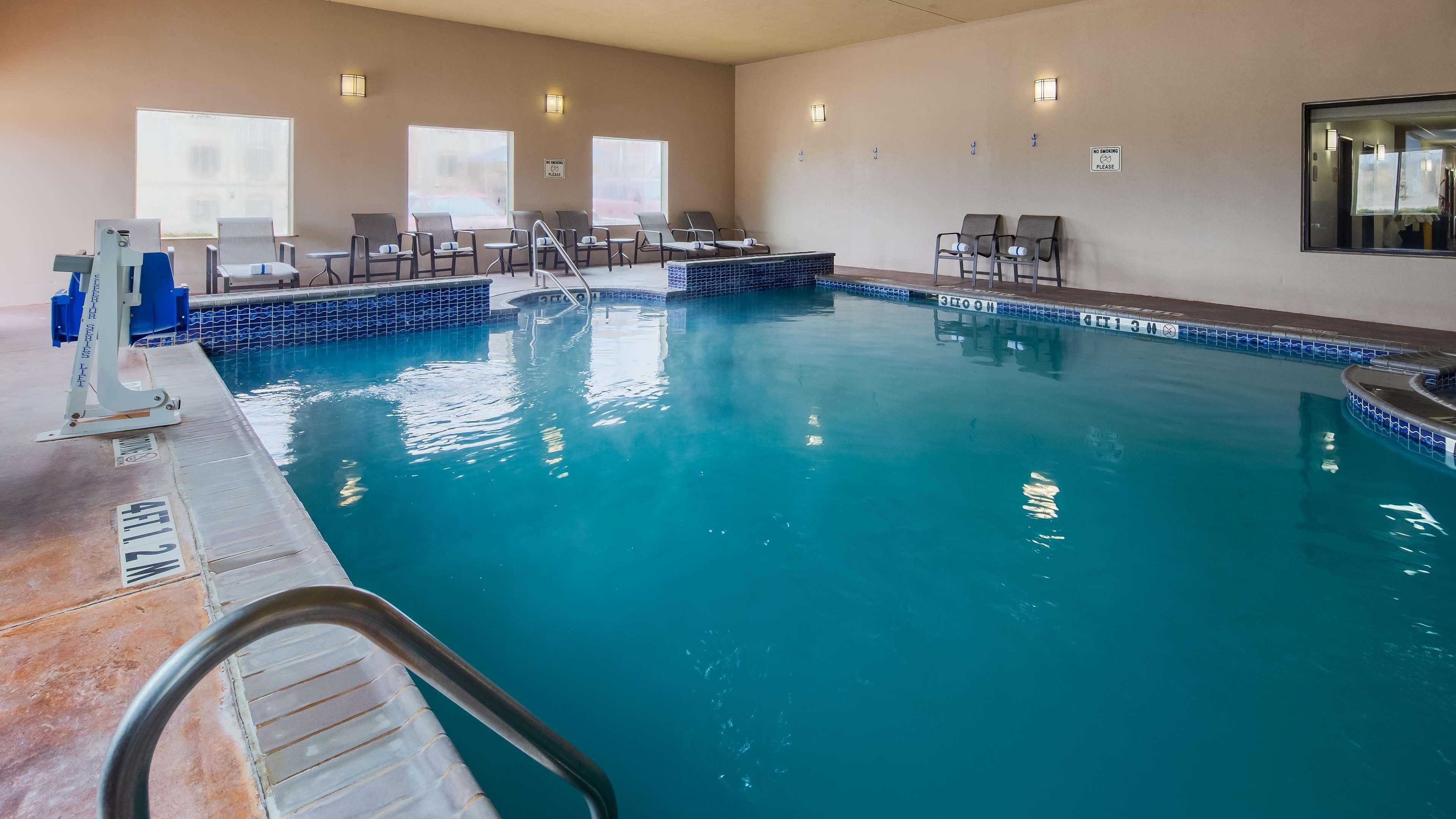 Best Western Granbury Inn And Suites Екстериор снимка