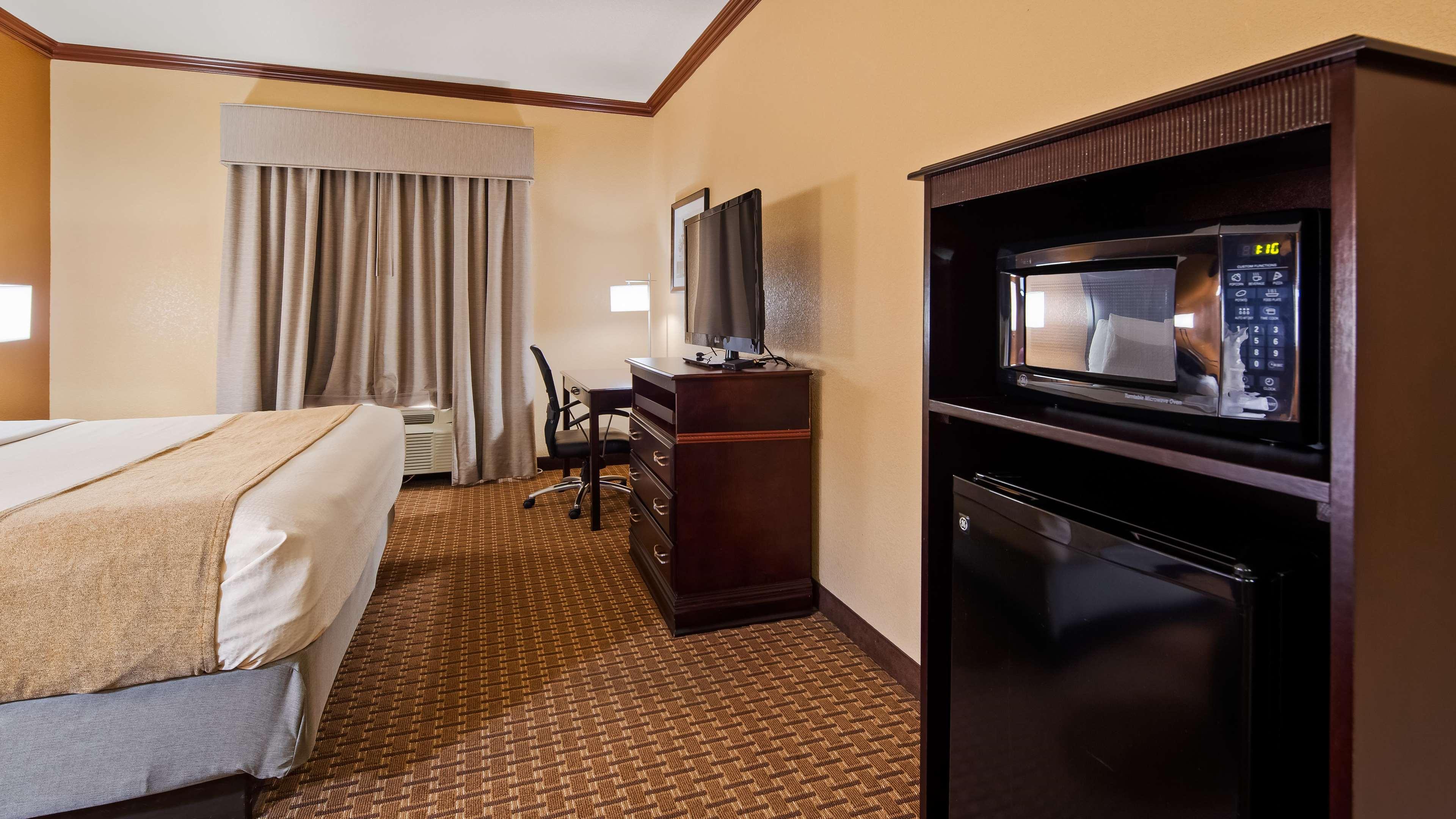Best Western Granbury Inn And Suites Екстериор снимка