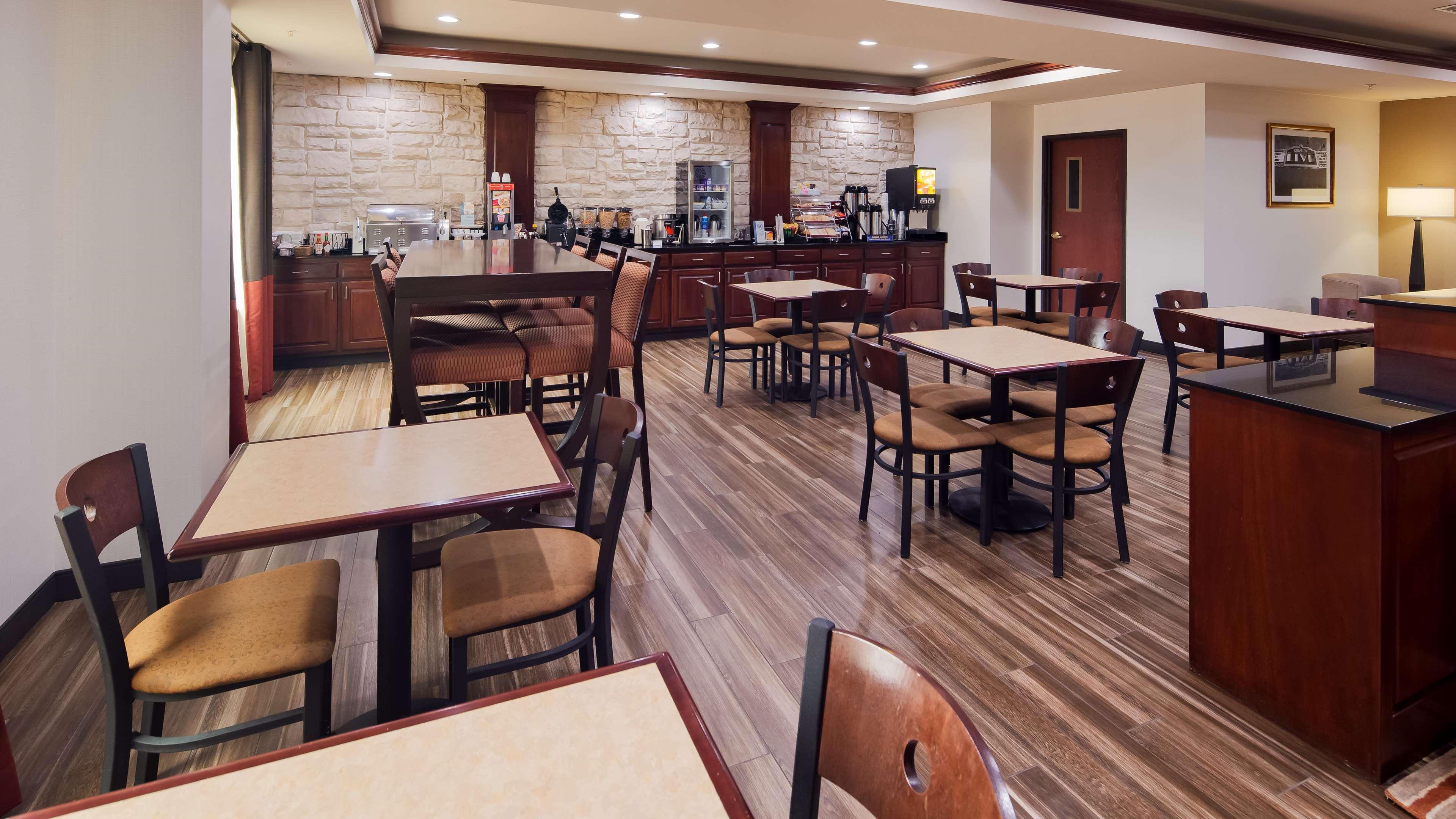 Best Western Granbury Inn And Suites Екстериор снимка